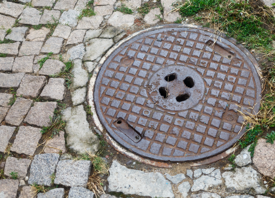 Sewer Manhole Spraying